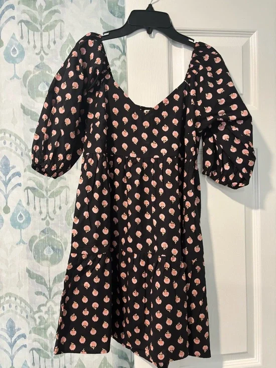 Billabong Black Dress with Pink Floral Motif - Picture 1 of 5